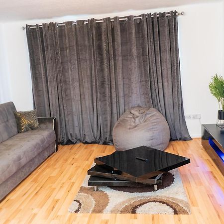 Вілла Cosy 2 Bed With Parking Near Piccadilly, Etihad Stadium And Coop Live Sleeps Up To 5 Манчестер Екстер'єр фото