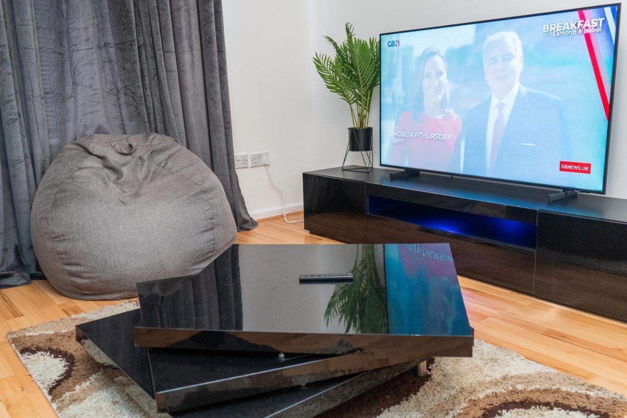 Вілла Cosy 2 Bed With Parking Near Piccadilly, Etihad Stadium And Coop Live Sleeps Up To 5 Манчестер Екстер'єр фото